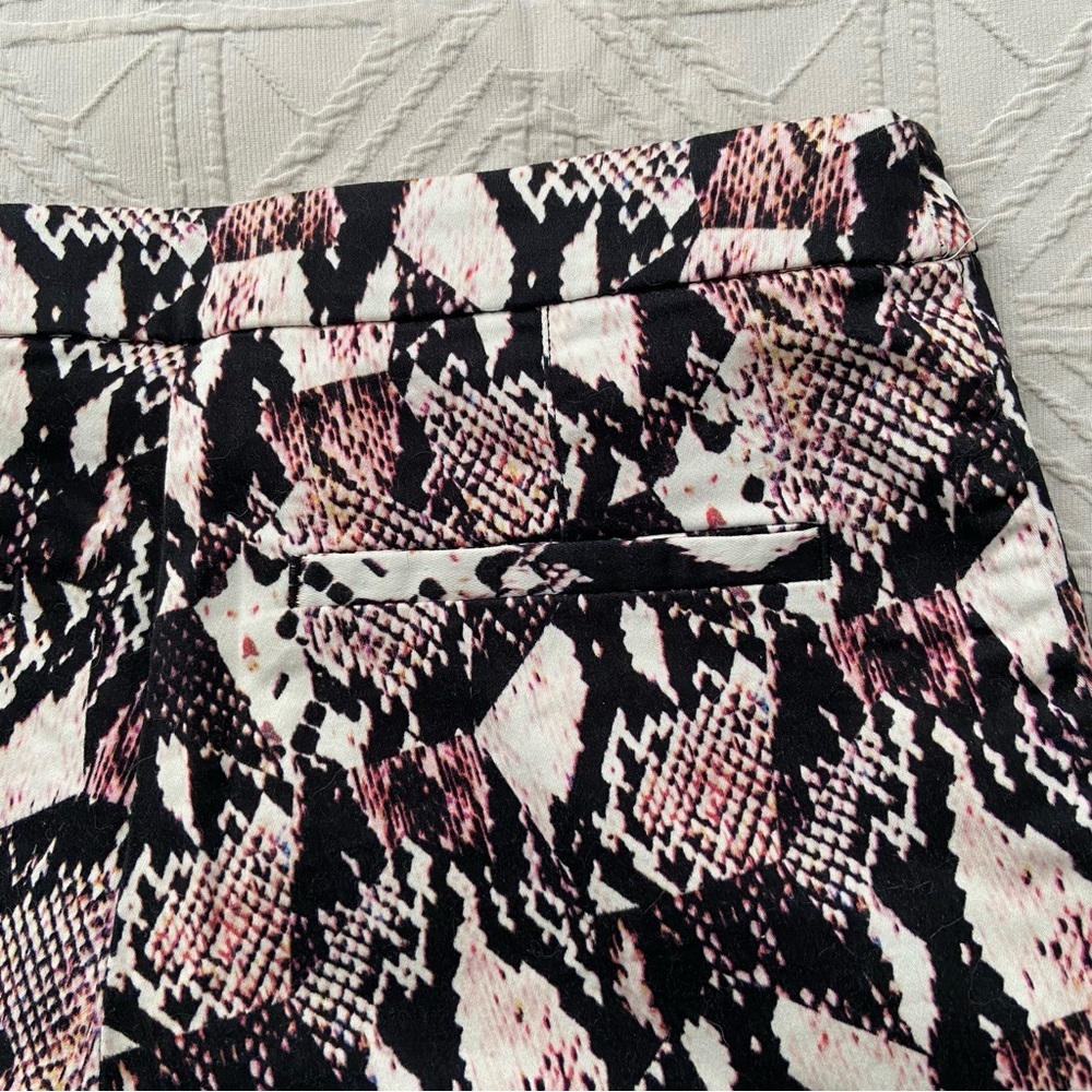 Pink Snake Print Shorts - Picture 4 of 10